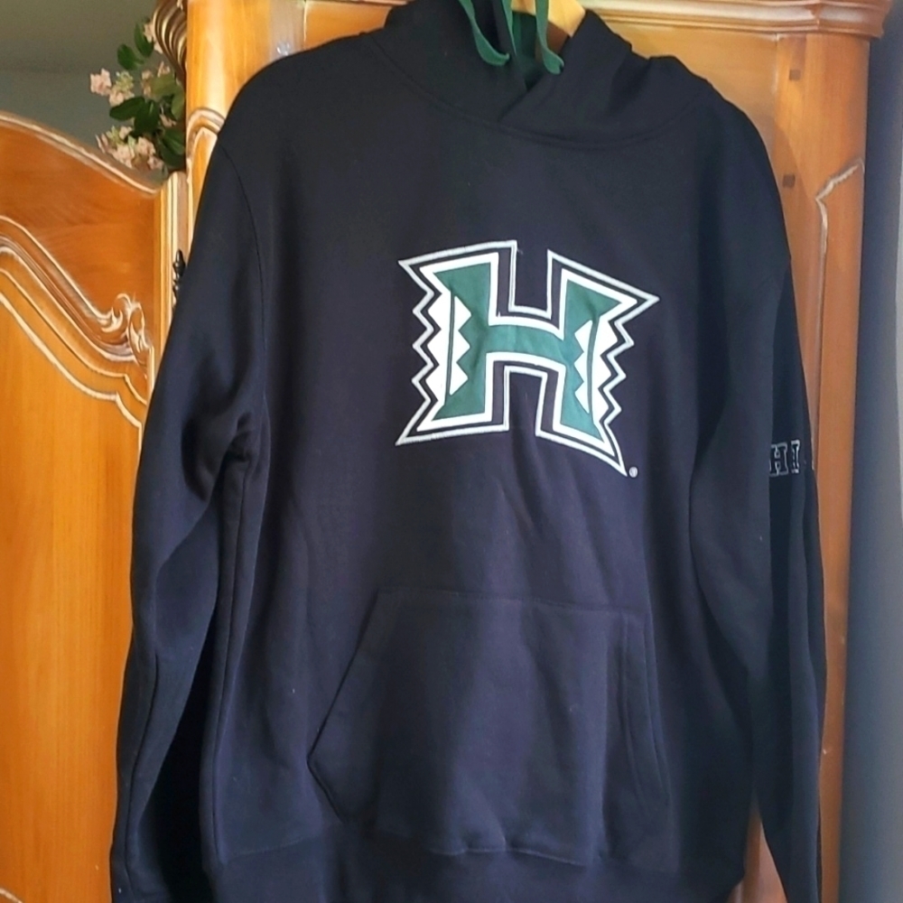Black and green hoodie.‎ HAWAII..size medium. Very good used condition.